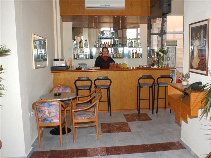 ريثيمنو Daisy Hotel Apartments المظهر الخارجي الصورة