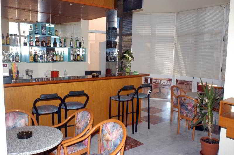 ريثيمنو Daisy Hotel Apartments المظهر الخارجي الصورة