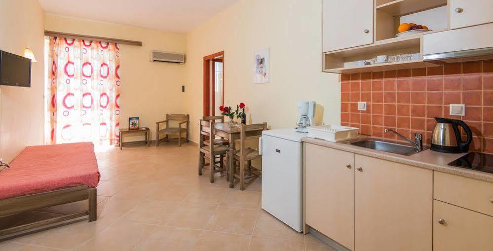 ريثيمنو Daisy Hotel Apartments المظهر الخارجي الصورة